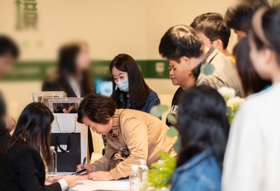 "甜蜜經(jīng)濟(jì)"不斷升溫 婚禮熱潮踏春而至